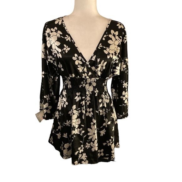 Tops - Floral tunic top